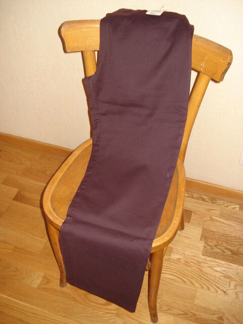 Pantalon bordeaux neuf 0 M�rignies (59)