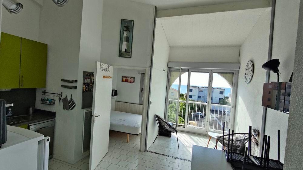Vente Appartement LE CAP D'AGDE: LES FALAISES: VUE MER ! Situé dans une rue en impasse, 100m de la plage de la Grande Conque, Appartement de 2 pièces principale + mezzanine haute. Le cap d agde