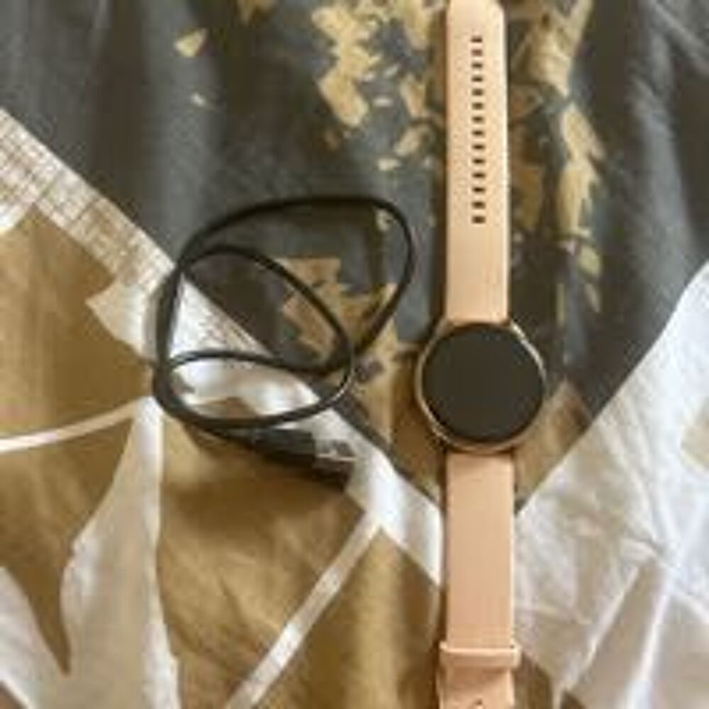 montre connect&eacute;e femme Bijoux et montres