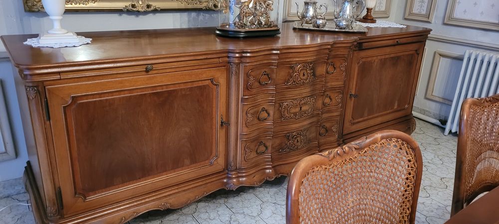 buffet bas,table et chaises Meubles
