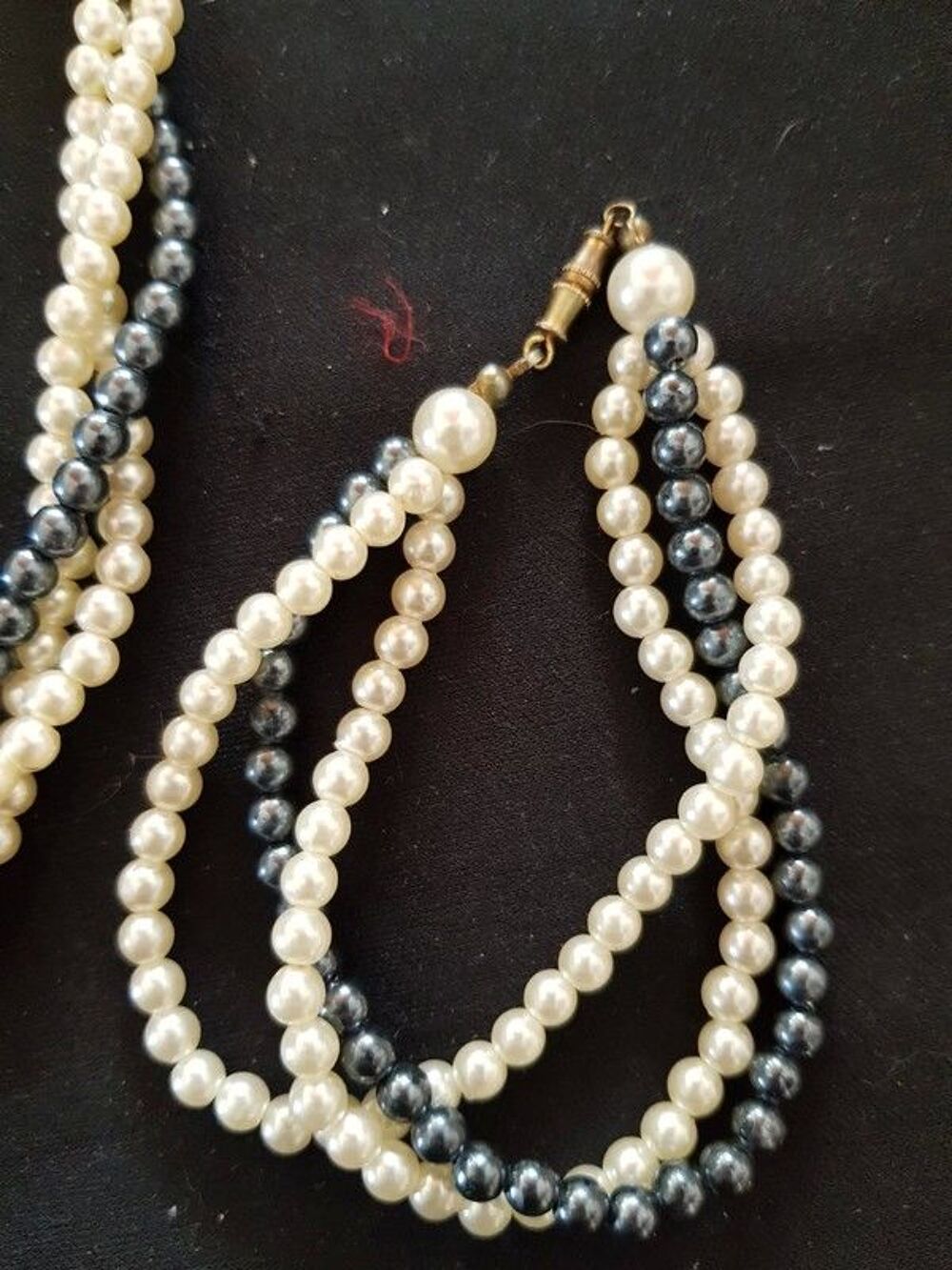 Collier et bracelet perles blanches et noires tres bon etat Bijoux et montres