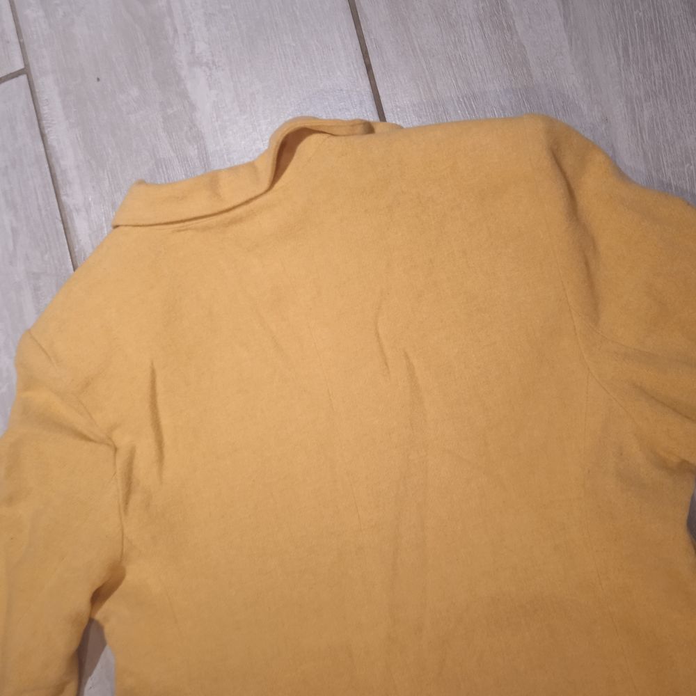 Veste tailleur moutarde taille 44, 45 % polyester, 20 % lain Vêtements