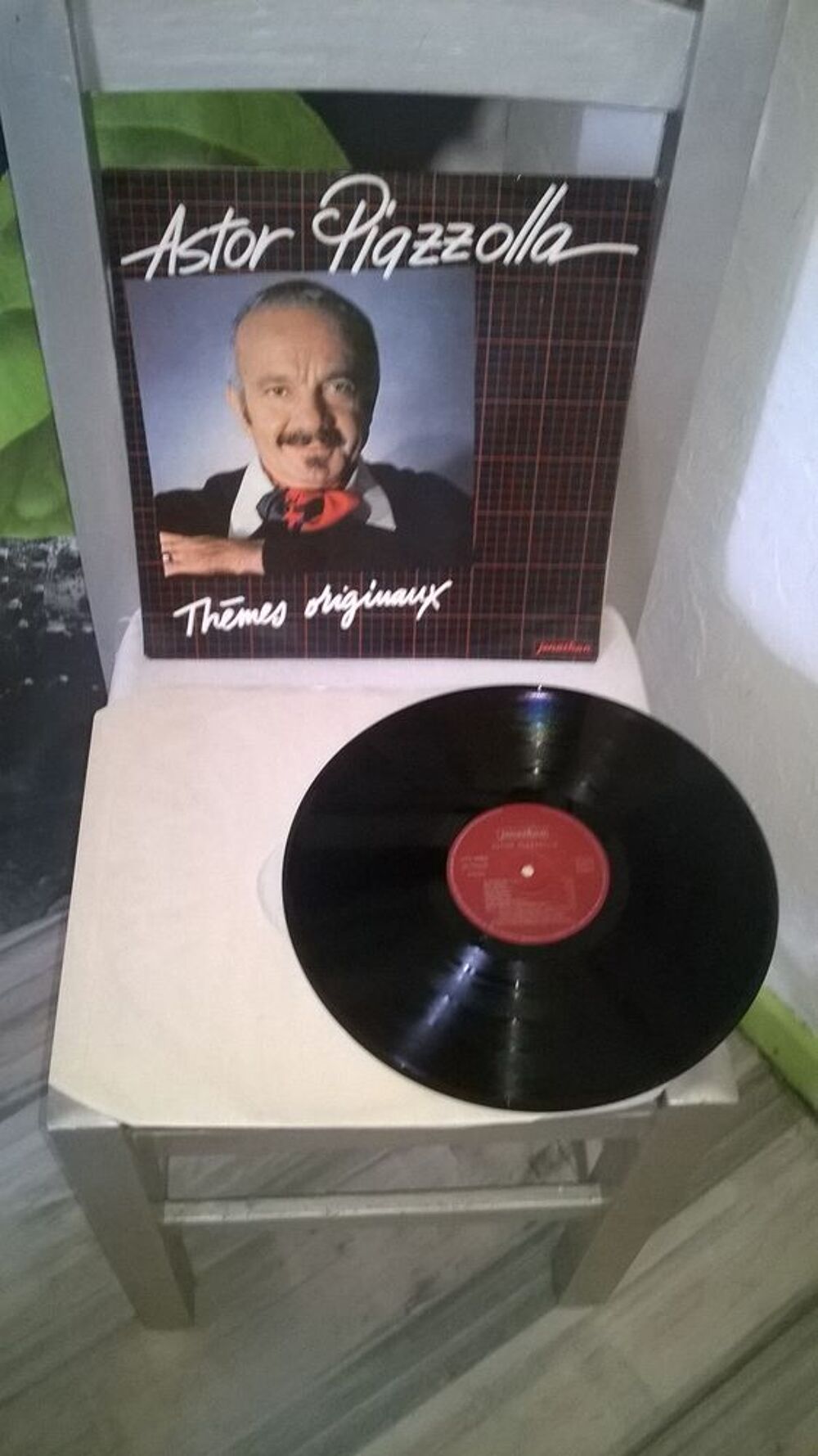 Vinyle Astor Piazzolla
Th&egrave;mes Originaux
1982
Excellent et CD et vinyles