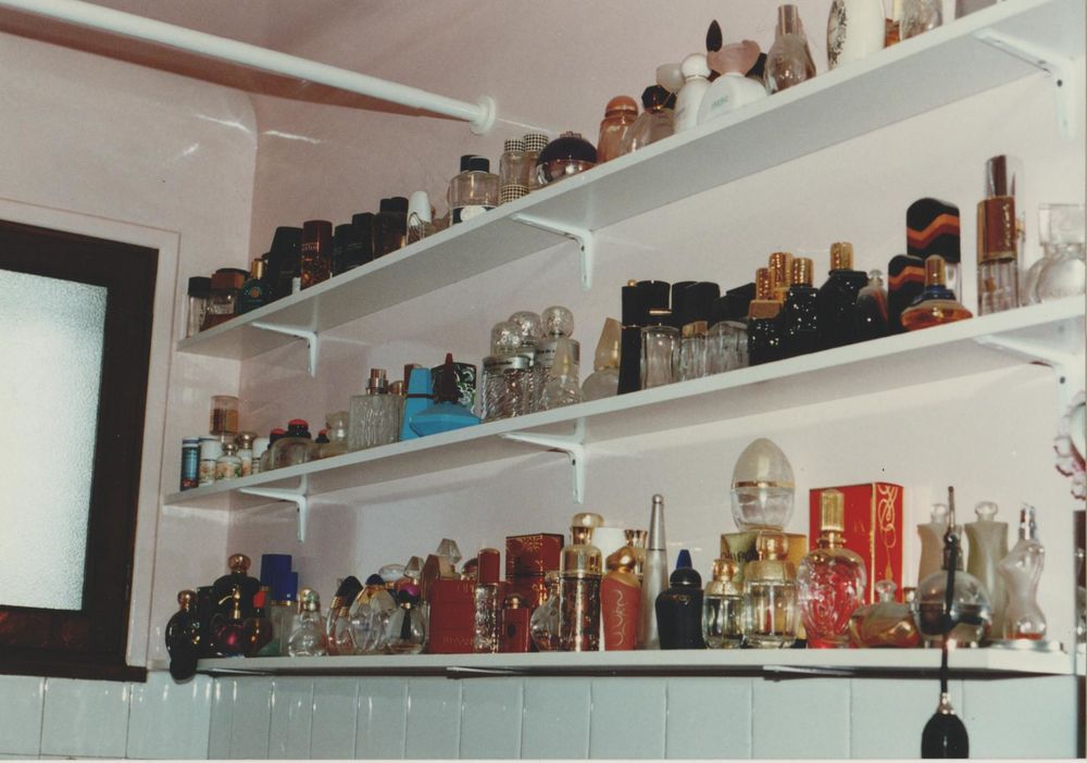 collection bouteilles de parfum et Eau de toilette 