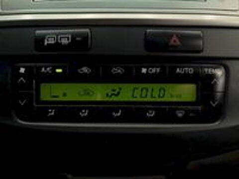 Hilux 3.0 D-4D Invincible Double Cabine 4WD BVA 2013 occasion 33520 Bruges
