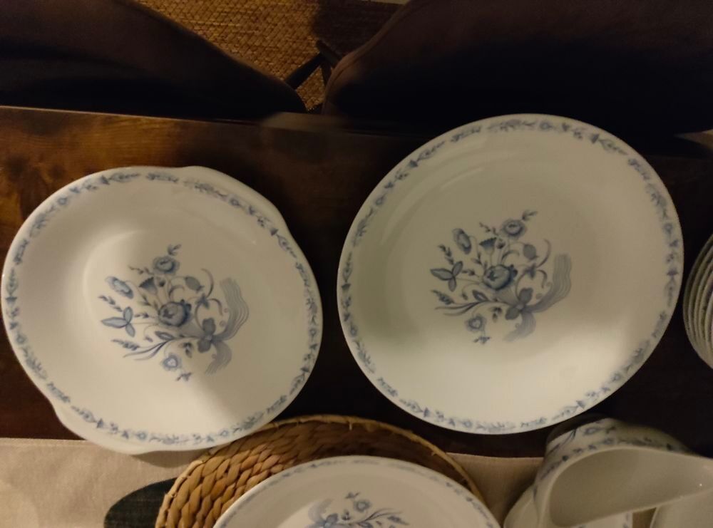 Service de table complet porcelaine de Limoges "Deshoulieres Décoration