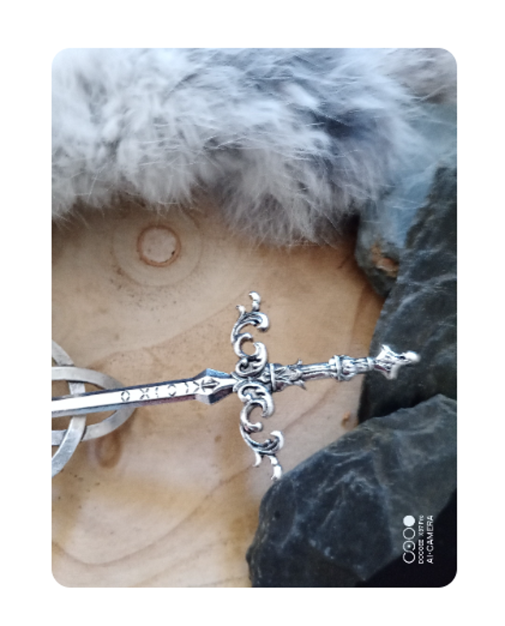 Broche Viking noeud celtique 
Neuf sous emballage plastique Bijoux et montres