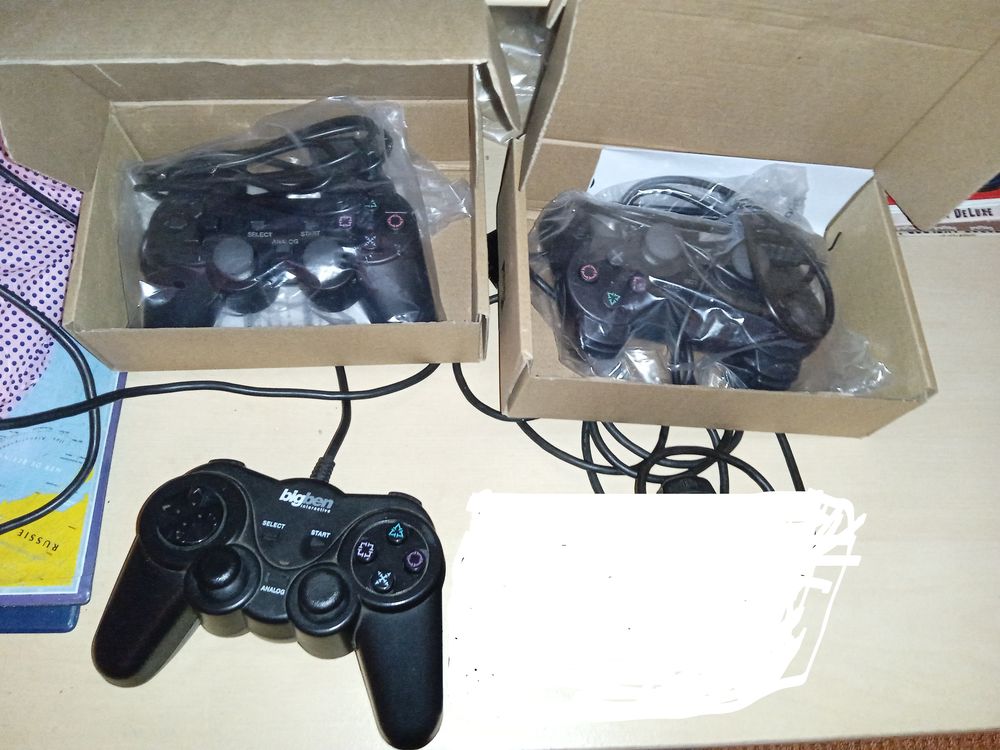 Console PS2 +22 jeux + 3 manettes + 3 cartes m&eacute;moires Consoles et jeux vidéos