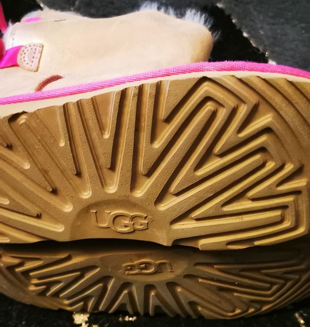 Ugg tr&egrave;s bon &eacute;tat Chaussures
