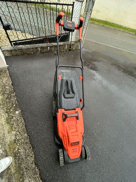Tondeuse électrique plus une rallonge de 20 m 120 Rethel (08)