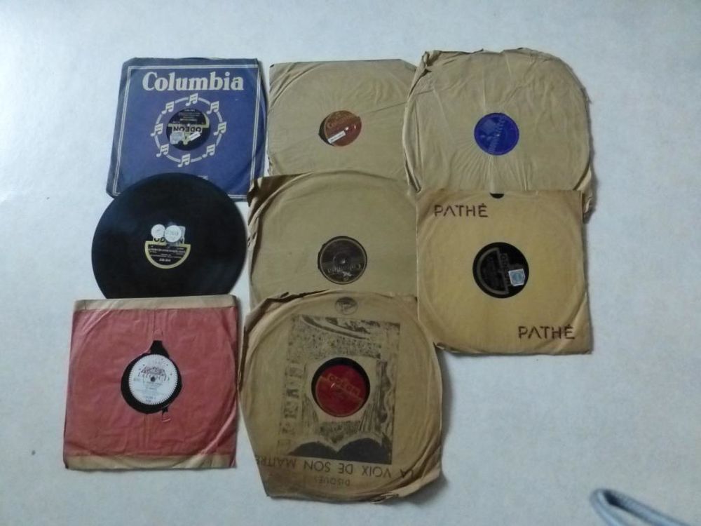Lot de 78 tours CD et vinyles
