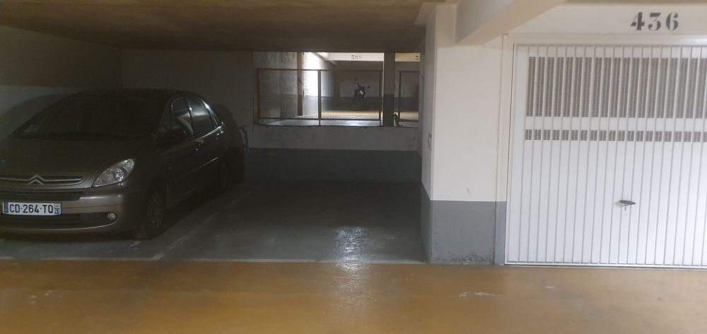 Location Parking/Garage Place de parking accès protégé, en sous sol. Paris 20