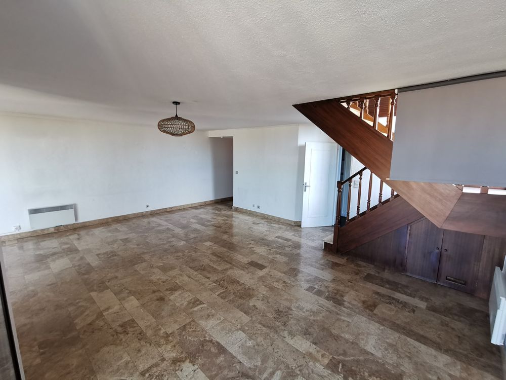 Location Appartement A louer duplex 4 pièces place de la Comédie Montpellier