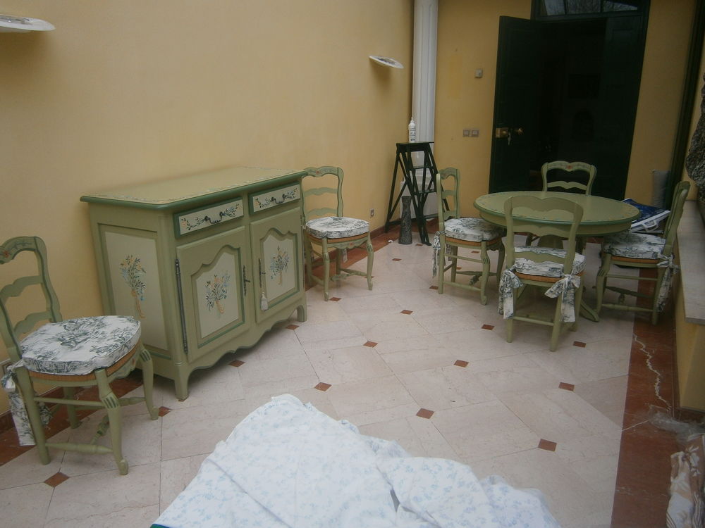 Buffet;Table,Chaises, Provencaux, sig&eacute;s "EVA RECKING" Meubles