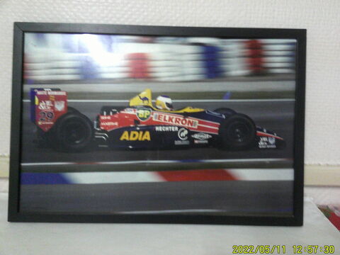 Belle Photo en couleurs d' une   F.1   avec son cadre 20 Nontron (24)