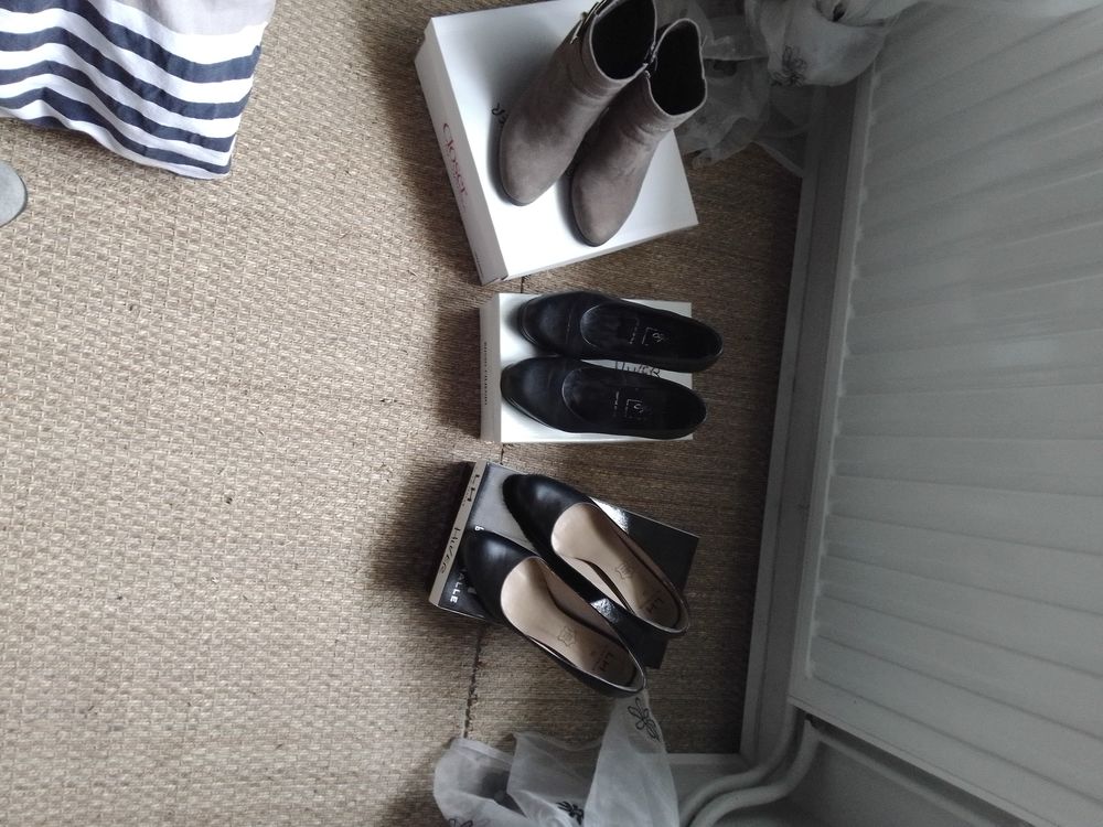 Bottines en su&egrave;de marron avec boucle femme Chaussures