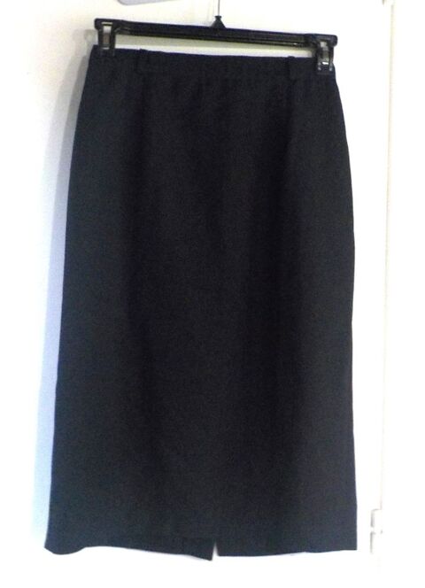 JUPE NOIRE TAILLE 44   100% POLYAMIDE 3 Bubry (56)