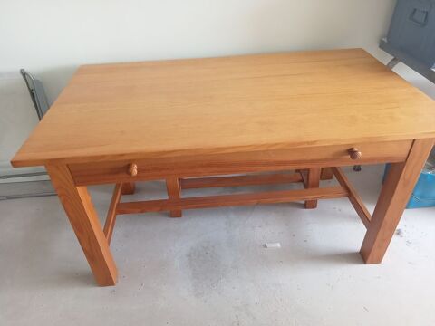 table de cuisine en pin et deux en pin 200 Saint-Jean-de-Monts (85)