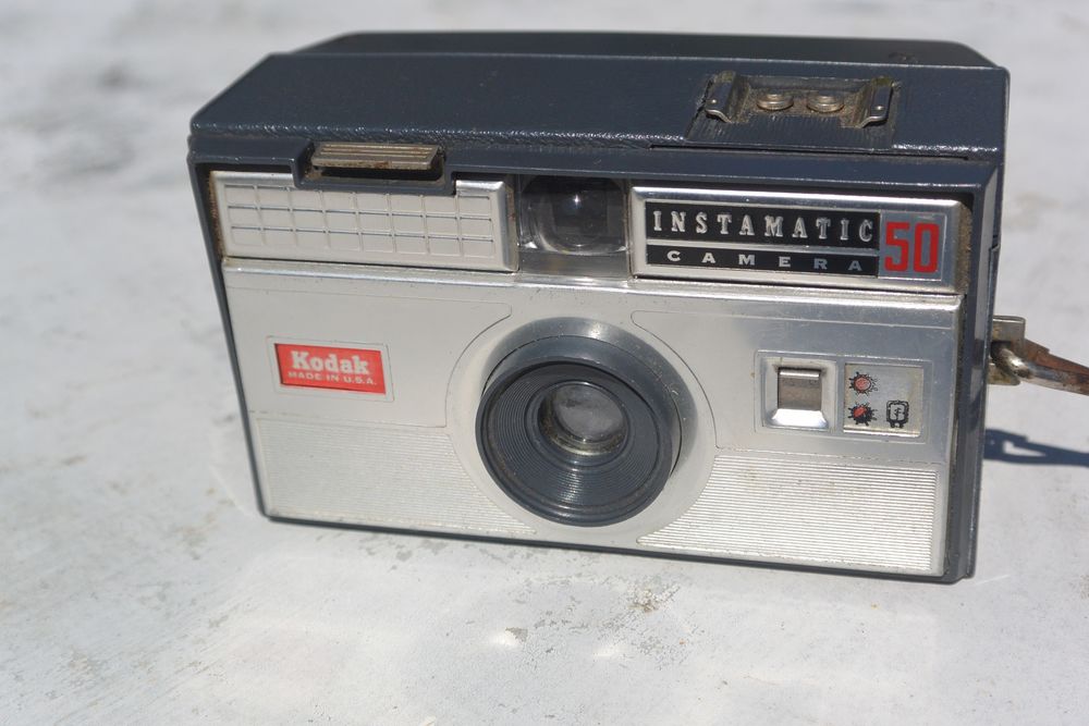 Appareil photo Kodak Instamatic 50 (USA ann&eacute;es 1960) vintage Photos/Video/TV