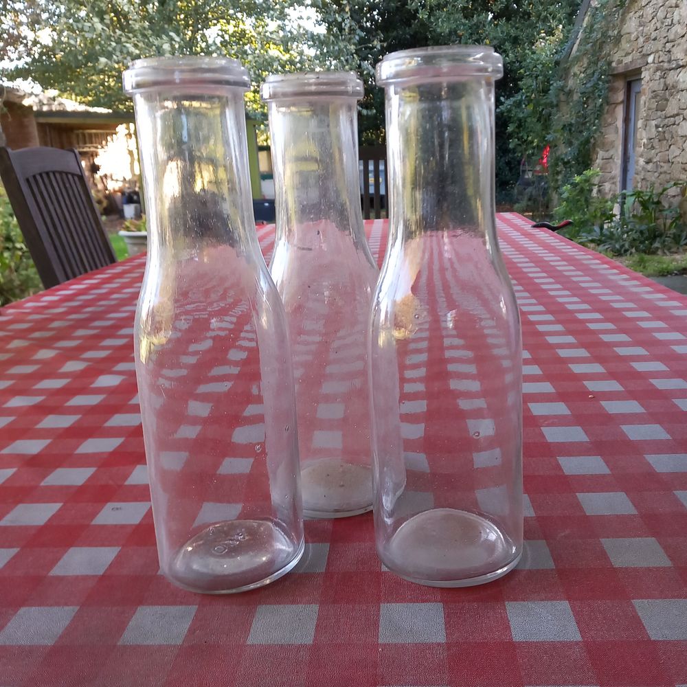 bouteilles de lait anciennes Décoration