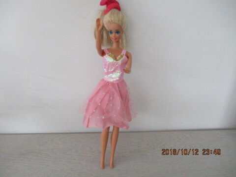 Lot barbie avec accessoires vetement chaussure - Barbie