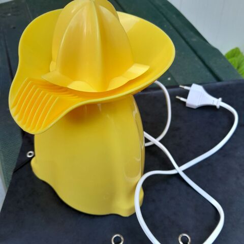 presse agrumes jaune marque trendy 0 Romillé (35)