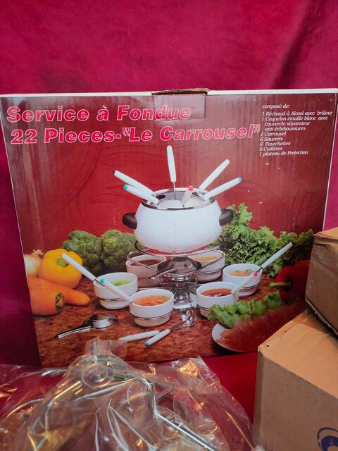 Service à  fondue 22 pièces neuf jamais servi 25 Avermes (03)