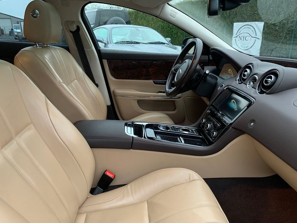 XJ V6 3.0 - 275 Diesel Luxe Premium Empattement Court A 2015 occasion 59310 Auchy-lez-Orchies