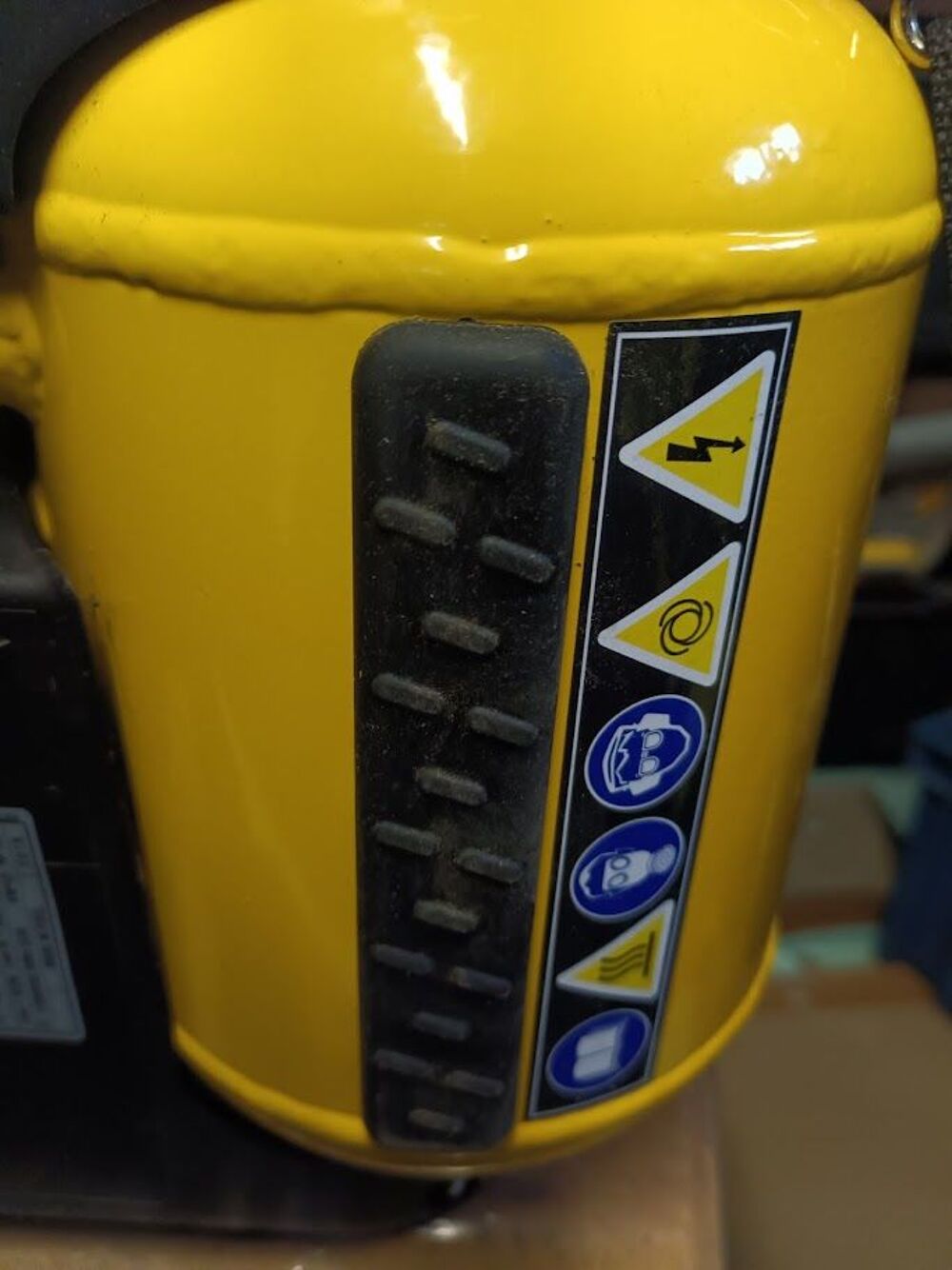 Stanley Compresseur DN200/10/5 - Compresseur &agrave; Air 10 Bar - Bricolage