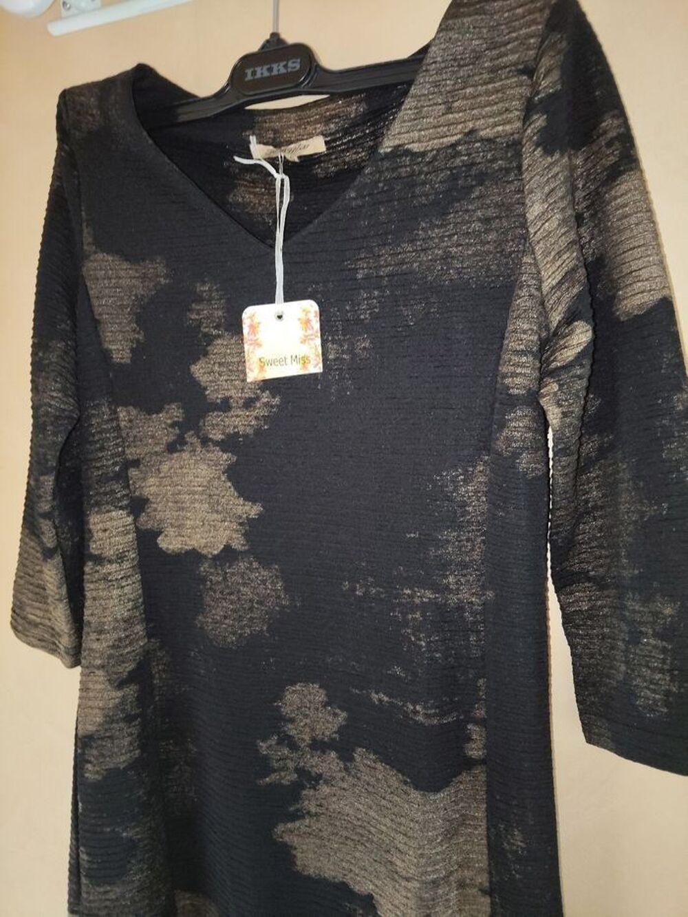 Robe neuve TAILLE 36 Vêtements