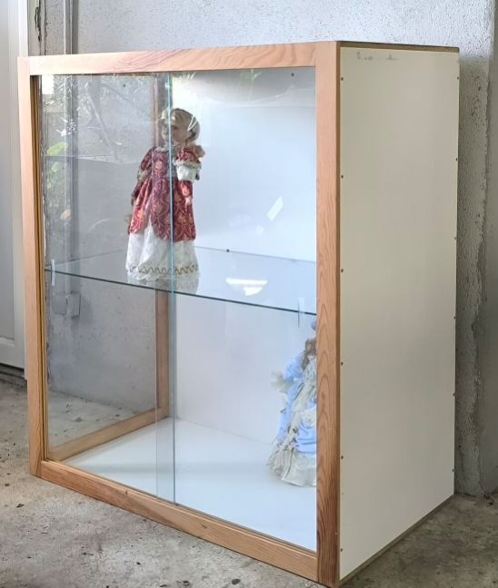 Grande vitrine en contreplaqu&eacute; Décoration