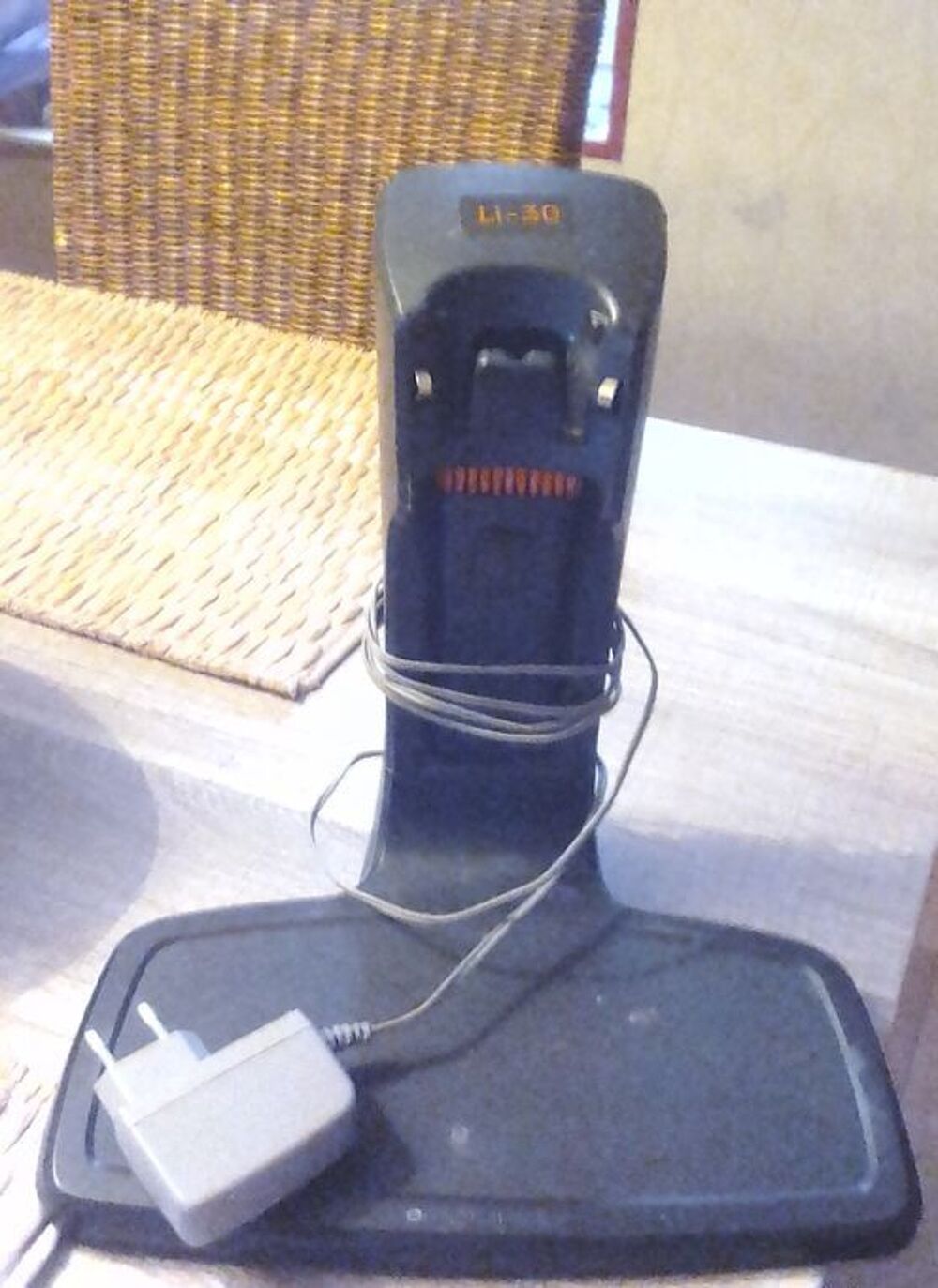 aspirateur balai LI-30 : pi&egrave;ces d&eacute;tach&eacute;es Electroménager