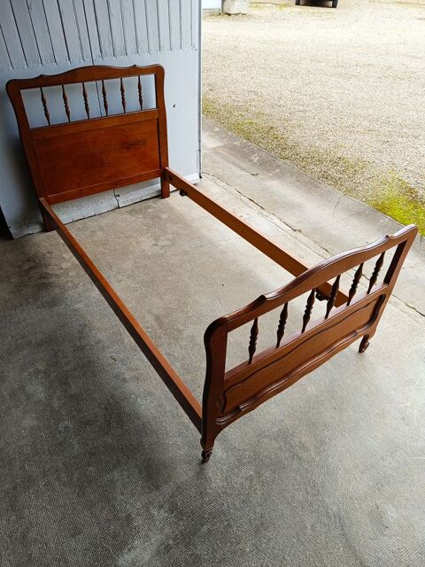 Lit en chêne 90 cm + sommier + matelas 120 Thuré (86)
