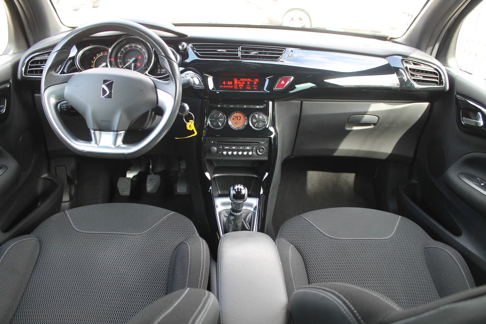 DS3 DS 3 PureTech 82 BVM So Chic 2015 occasion 20260 Calvi