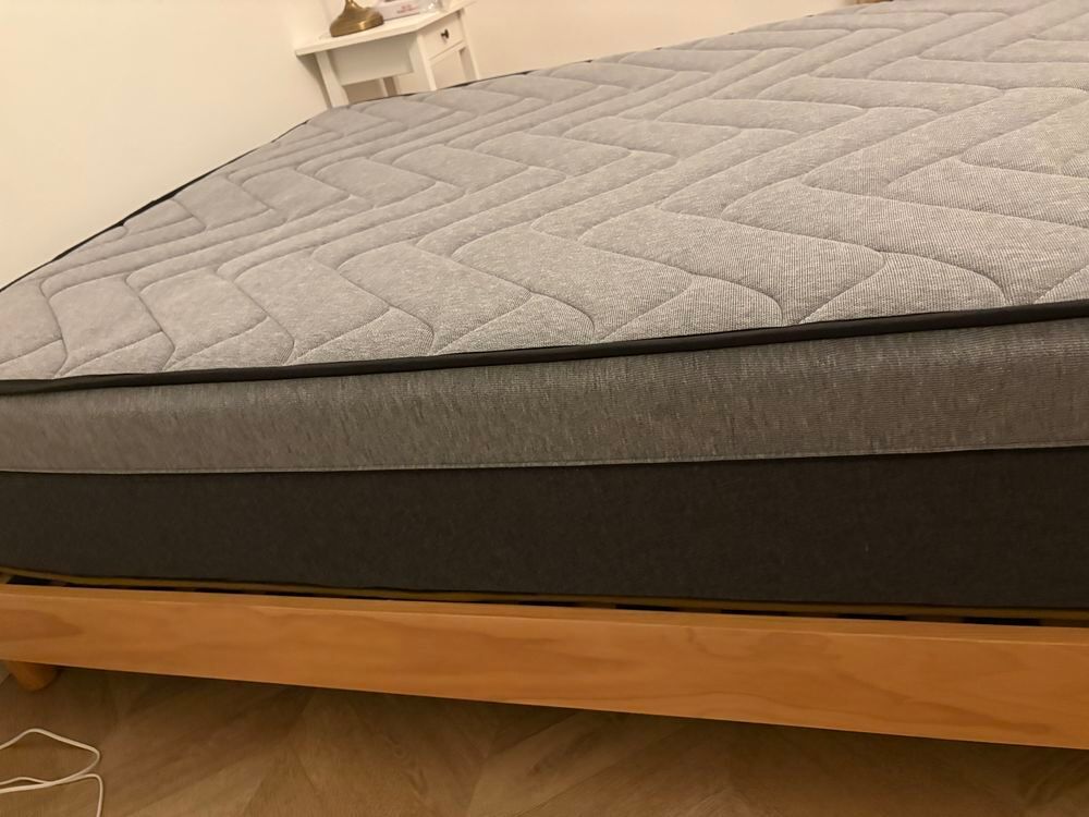 Lit matelas + sommier Meubles