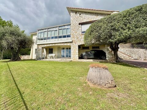   Très belle et grande Maison à Gattières Maison - 8 pièce(s) - 281 m²