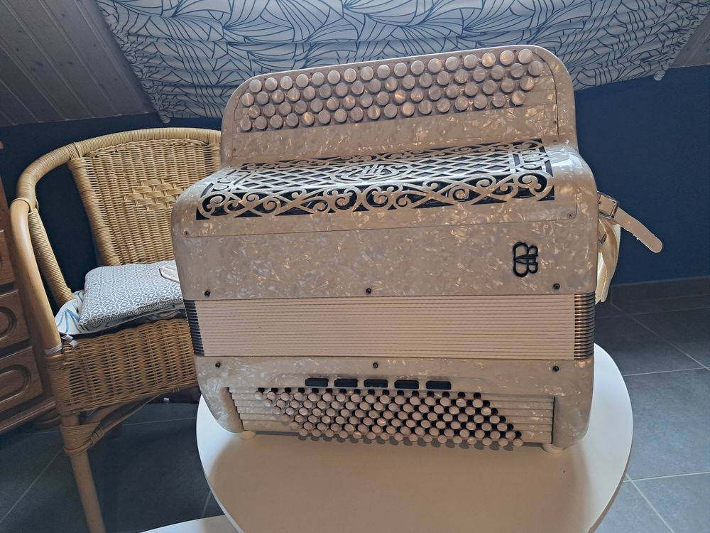 accord&eacute;on Ballone Burini 96 basses Instruments de musique