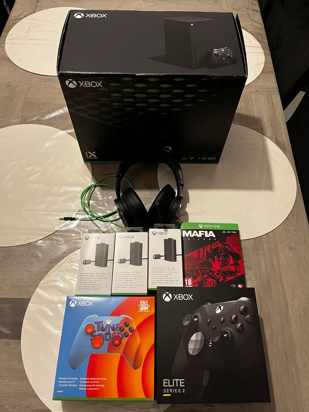 Xbox series X et accessoires 650€ Consoles et jeux vidéos