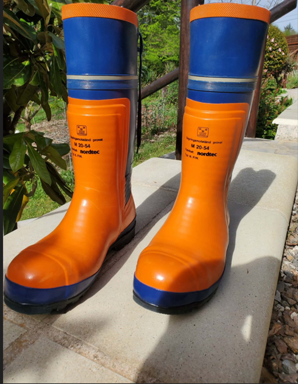 BOTTES HUSQVARNA DE PROTECTION / B&ucirc;cheronnage / Abattage Chaussures