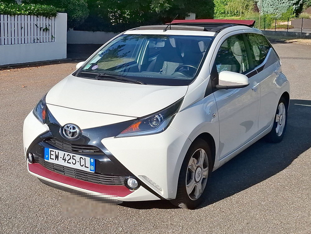 Aygo 1.0 VVT-i x-glam 2018 occasion 69260 Charbonni&egrave;res-les-Bains