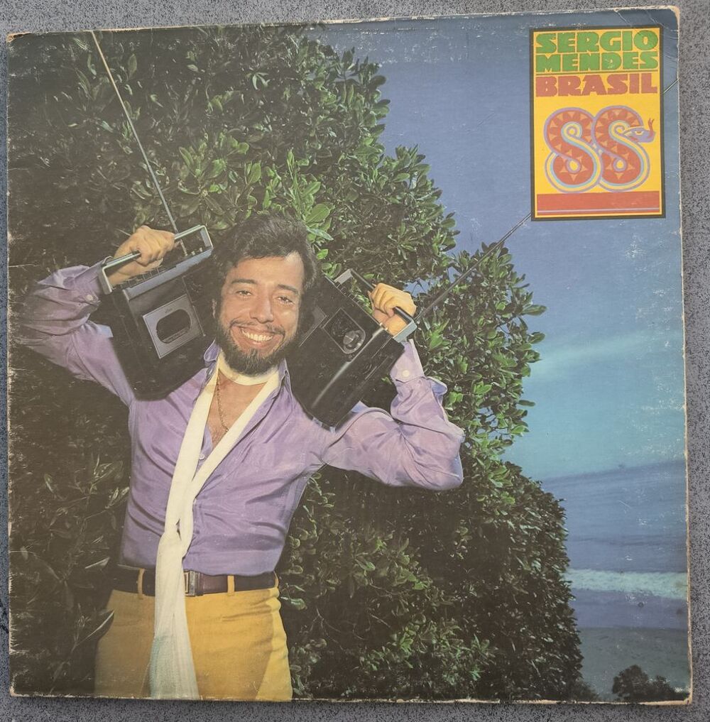 1 33 tours vinyle sergio mendes brasil 
CD et vinyles