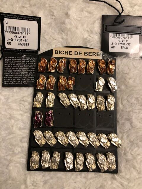 boucles d?oreilles BICHE DE  BERE NEUVES 20 Les Brouzils (85)