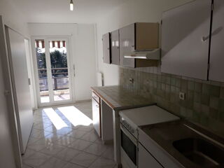  Appartement à louer 3 pièces 70 m²