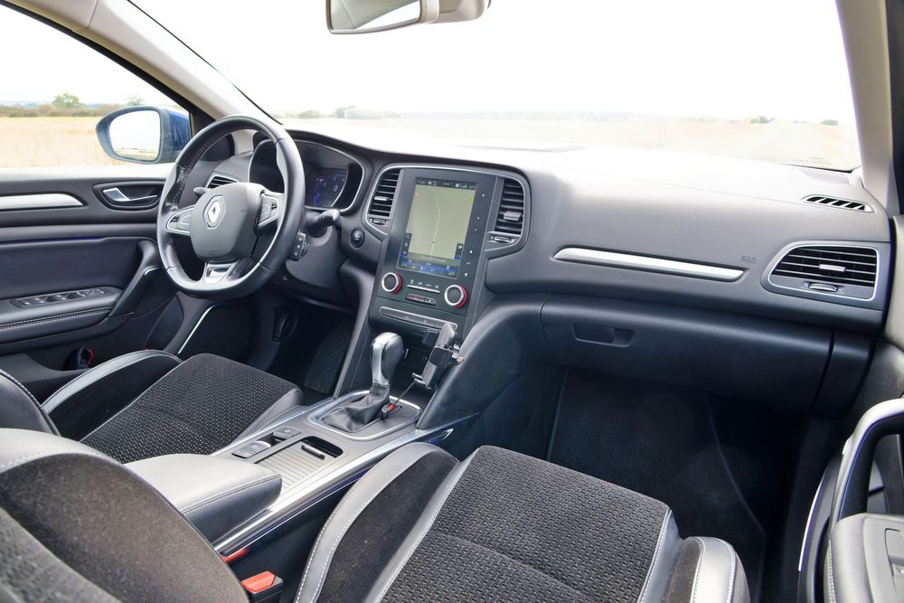 Megane IV M&eacute;gane IV Berline TCe 140 EDC FAP Intens 2019 occasion 86440 Mign&eacute;-Auxances