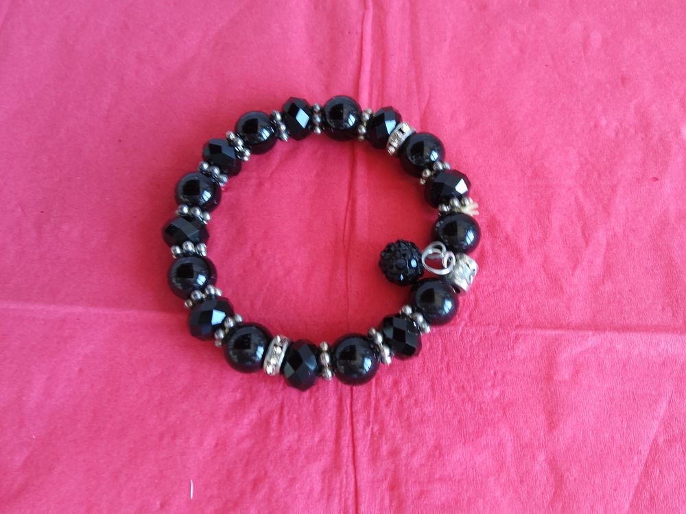 BRACELET NOIR Bijoux et montres