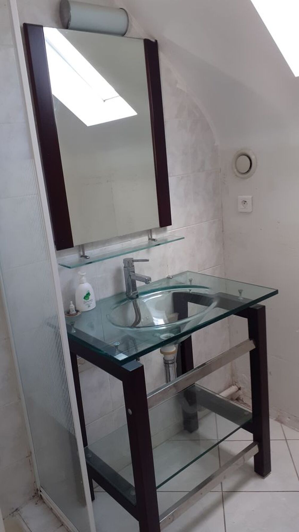 Meuble (m&eacute;tal)salle de bain avec vasque enverre (18mm) Meubles