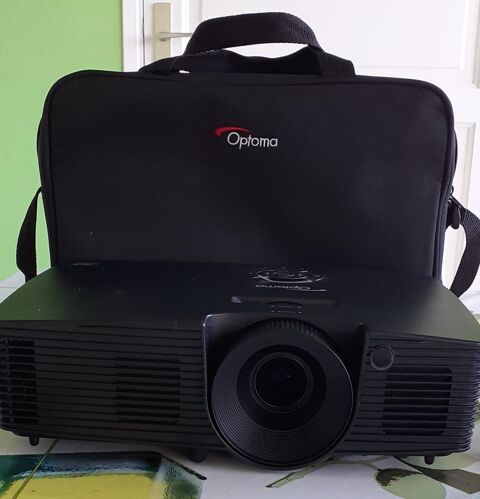 Video projecteur 500 Sainte-Rose (97)