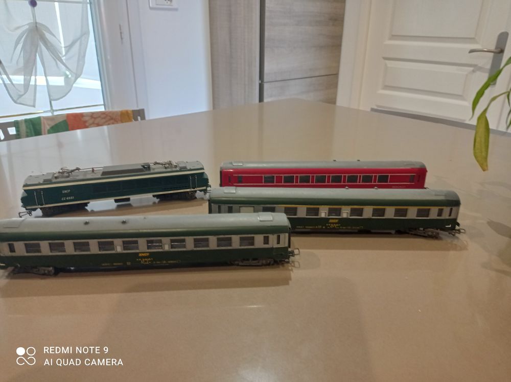 train &eacute;lectrique des ann&eacute;es 1975 Jeux / jouets