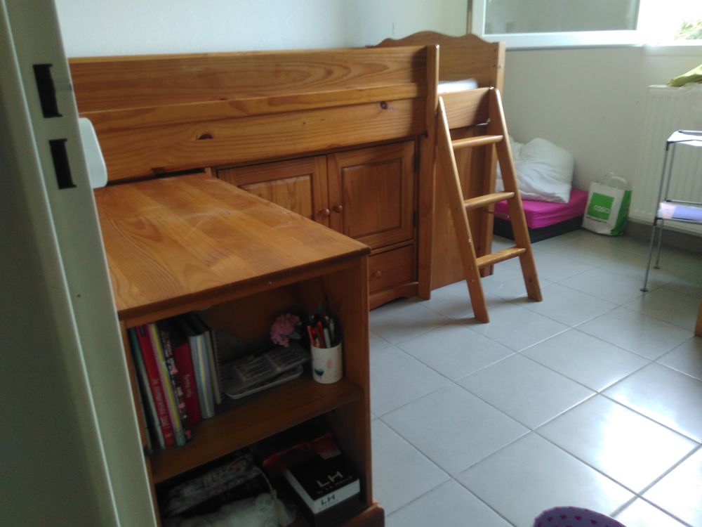 Lit pour enfant. Tr&egrave;s bon &eacute;tat. Meubles
