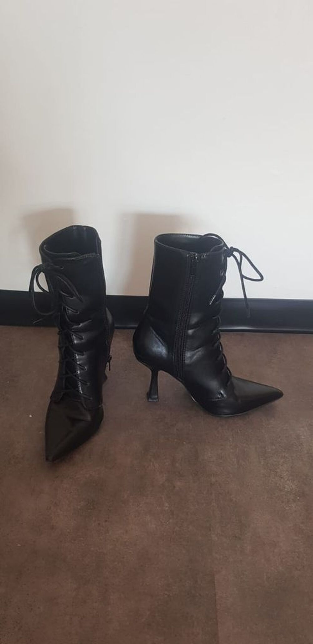 Deux bottine &agrave; talon Chaussures